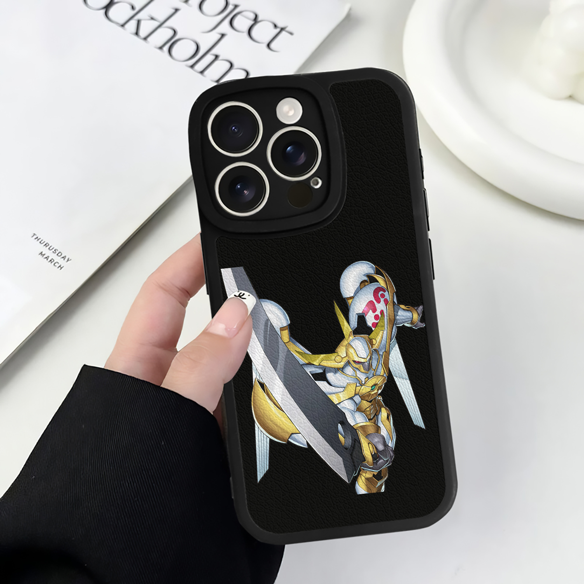 （画像用） 遊☆戯☆王 Yu-Gi-Oh! 【iPhone 16シリーズ対応】シリコンスマホケース（レザー調） 材質：シリコン